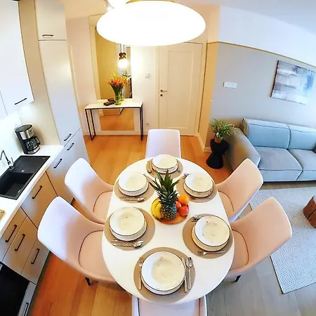 Apartament Aqua & *
